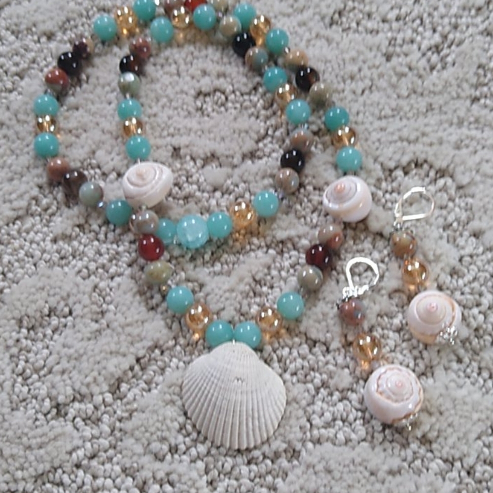 Handmade Gemstone Seashell Necklace Set